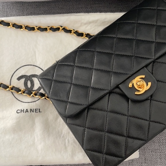 Authentic Chanel classic crossbody flap bag - Picture 11 of 13